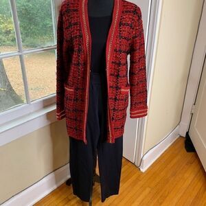 Roz & Ali plain black crop stretch pants size medium. Nice, thick fabric